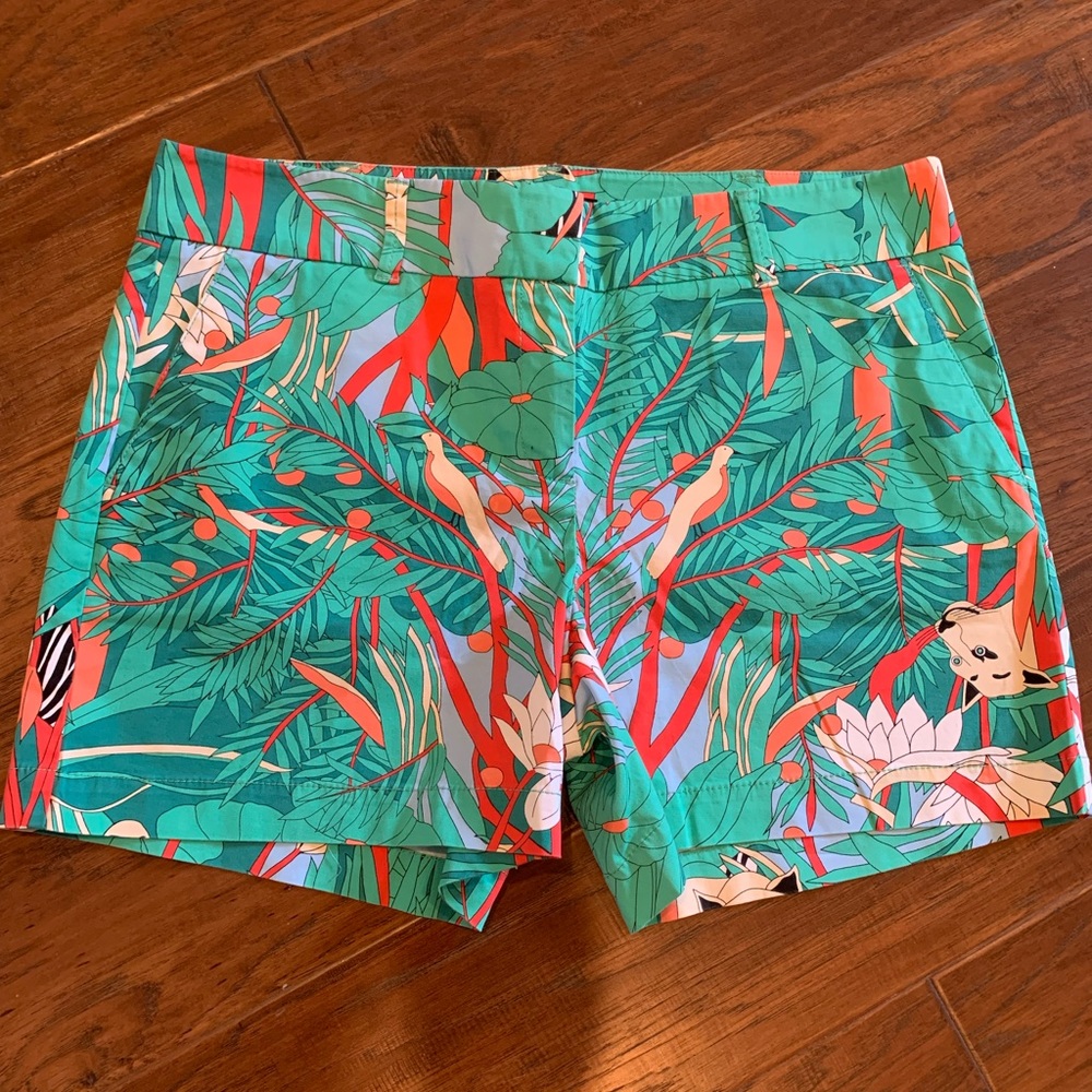 NWT Women’s Talbots Jungle/Tropical  Print Shorts. Size 14